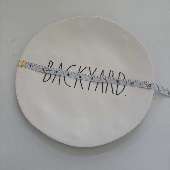 Rae Dunn Melamine BACKYARD Dinner Plates 10" Set of 4 Farmhouse Country - Picture 6 of 9